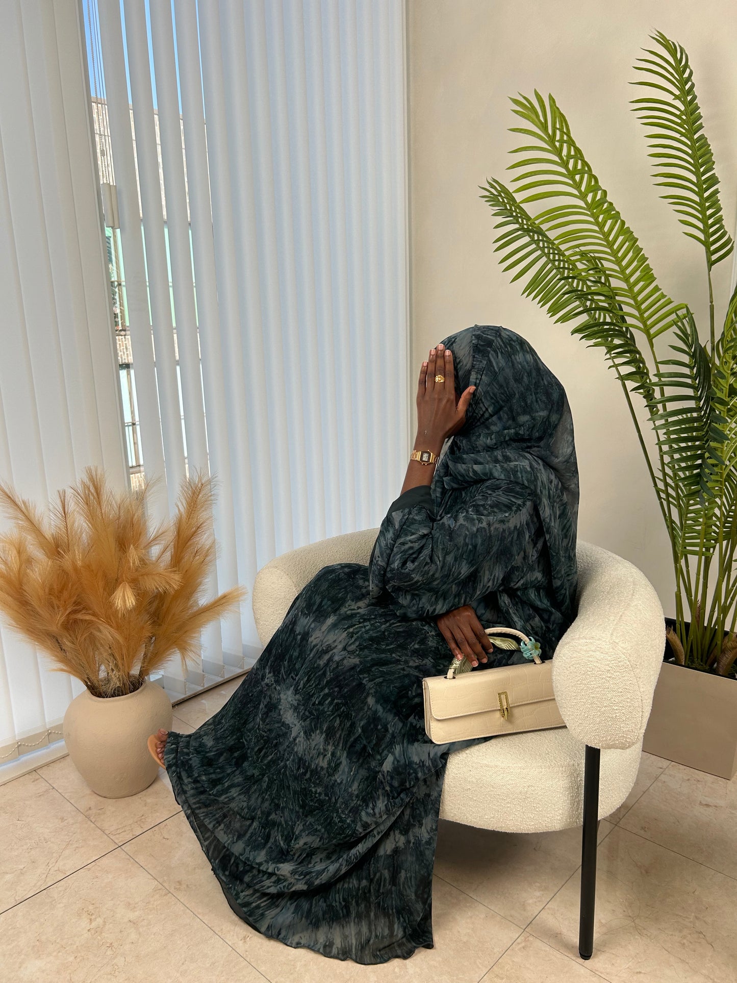 Aura Abaya
