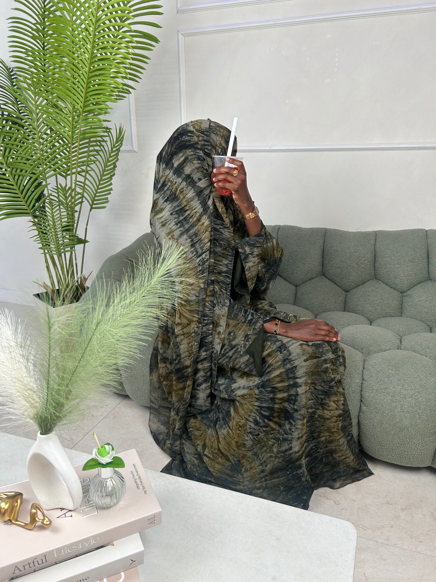Aura Abaya