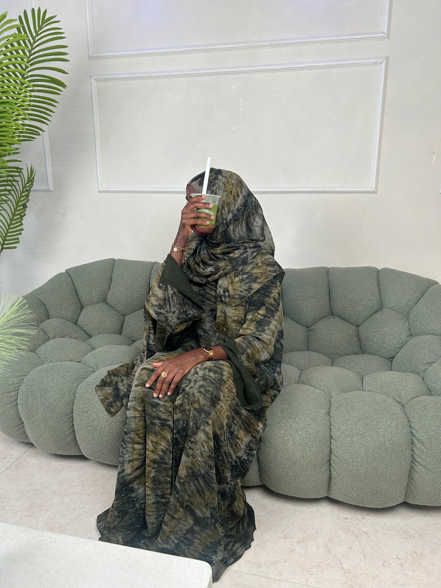 Aura Abaya